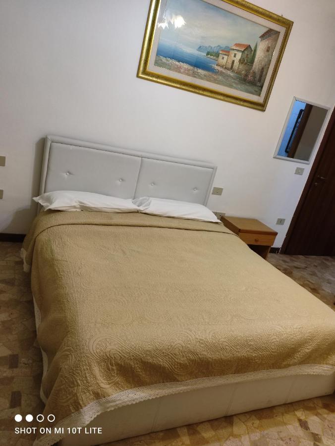 The Caponi Bros Bed and Breakfast Mestre Buitenkant foto
