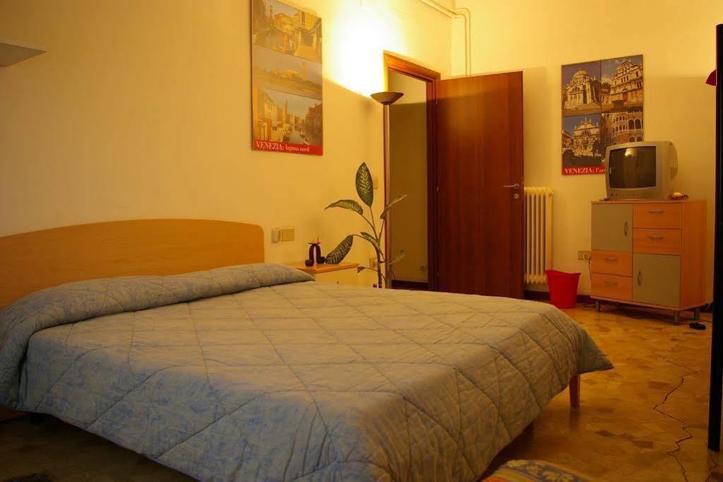 The Caponi Bros Bed and Breakfast Mestre Buitenkant foto