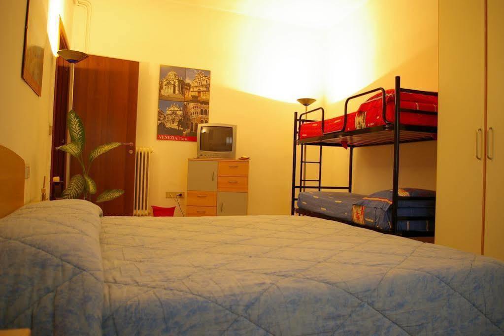 The Caponi Bros Bed and Breakfast Mestre Buitenkant foto